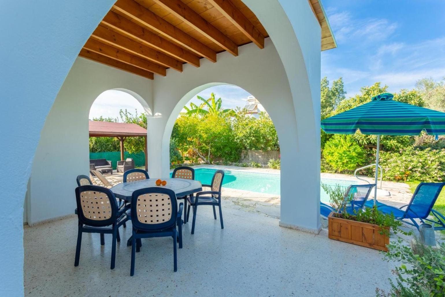 Sun Beach Villa Tria Polis Exterior photo
