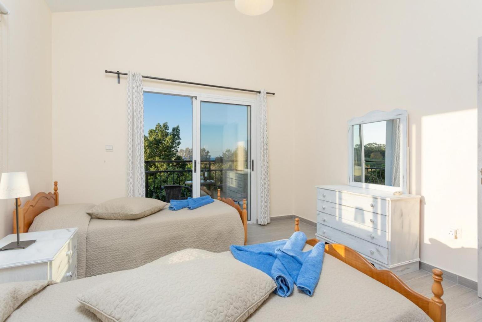 Sun Beach Villa Tria Polis Exterior photo