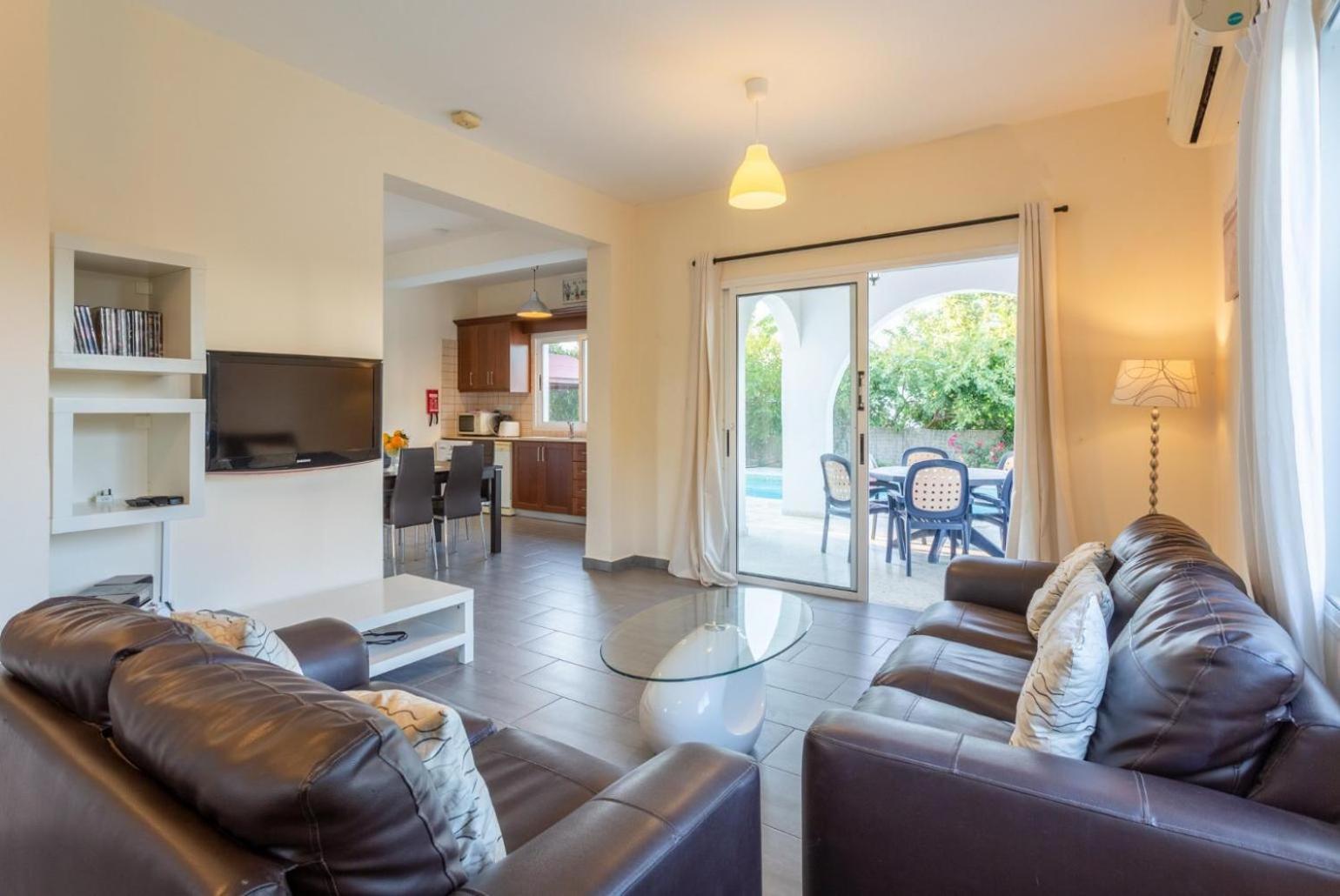 Sun Beach Villa Tria Polis Exterior photo
